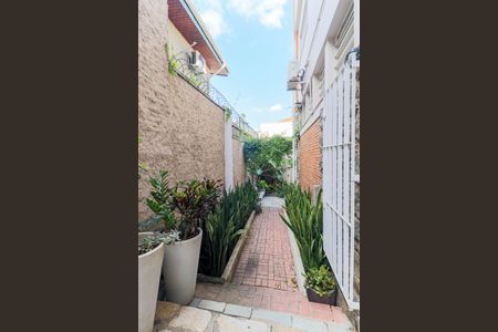 Casa à venda com 250m², 3 quartos e 3 vagasÁrea Externa 