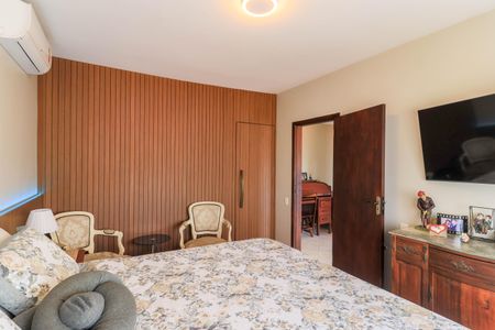 Casa à venda com 250m², 3 quartos e 3 vagasSuíte