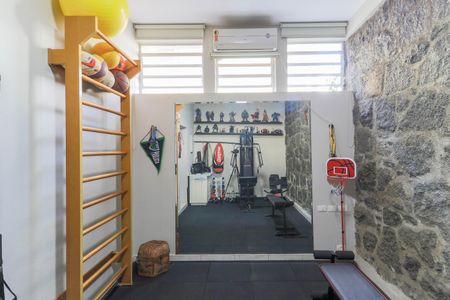 Casa à venda com 250m², 3 quartos e 3 vagasAcademia