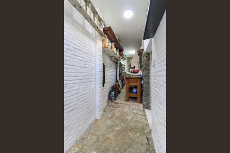 Casa à venda com 250m², 3 quartos e 3 vagasCorredor Lateral 