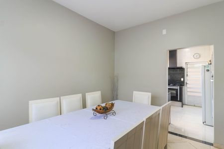 Casa à venda com 250m², 3 quartos e 3 vagasCopa