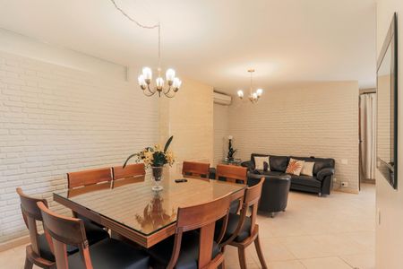 Casa à venda com 250m², 3 quartos e 3 vagasSala de Jantar