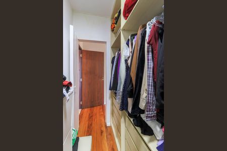 Casa à venda com 250m², 3 quartos e 3 vagasCloset do Quarto 1