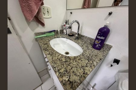 Apartamento à venda com 71m², 3 quartos e 2 vagasBanheiro