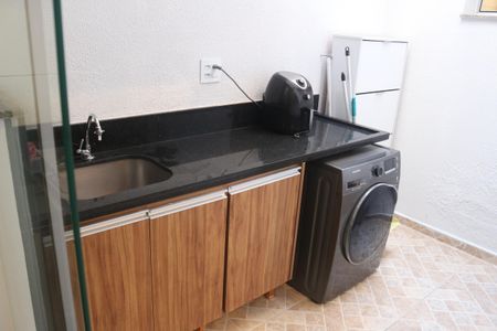 Apartamento à venda com 60m², 2 quartos e 2 vagasÁrea de Serviço