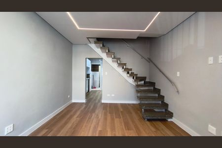 Casa para alugar com 2 quartos, 80m² em Vila Monumento, São Paulo