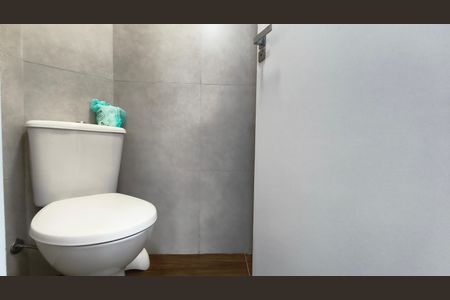 Casa para alugar com 80m², 2 quartos e sem vaga Casa para alugar com 80m², 2 quartos e sem vagaBanheiro de Serviço