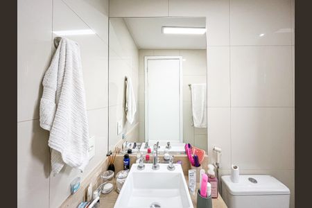 Apartamento à venda com 61m², 2 quartos e 2 vagasBanheiro da Suíte