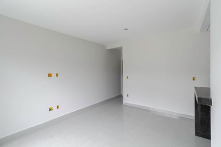 Sala de casa à venda com 3 quartos, 74m² em Parque Xangri-lá, Contagem