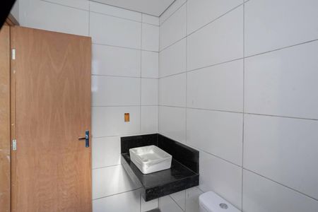 Casa à venda com 74m², 3 quartos e 2 vagasBanheiro da suíte 