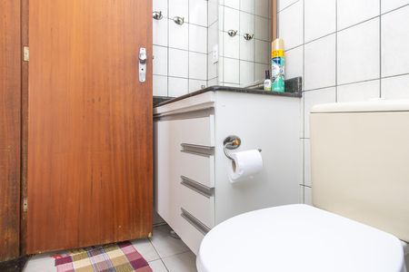Apartamento à venda com 67m², 3 quartos e 1 vaga Apartamento à venda com 67m², 3 quartos e 1 vagaBanheiro Social