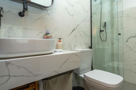 Apartamento à venda com 67m², 3 quartos e 1 vaga Apartamento à venda com 67m², 3 quartos e 1 vagaBanheiro da Suíte