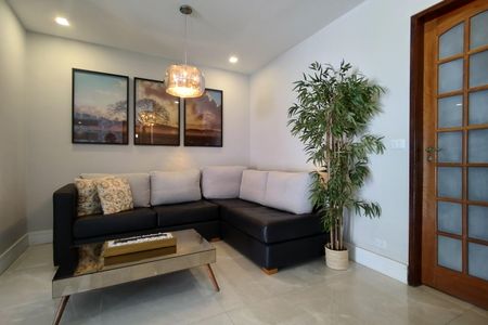 Casa de condomínio à venda com 480m², 4 quartos e 1 vaga Casa de condomínio à venda com 480m², 4 quartos e 1 vagaSala