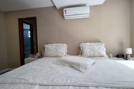 Casa de condomínio à venda com 480m², 4 quartos e 1 vaga Casa de condomínio à venda com 480m², 4 quartos e 1 vagaSuíte