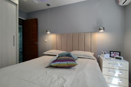 Casa de condomínio à venda com 480m², 4 quartos e 1 vaga Casa de condomínio à venda com 480m², 4 quartos e 1 vagaQuarto