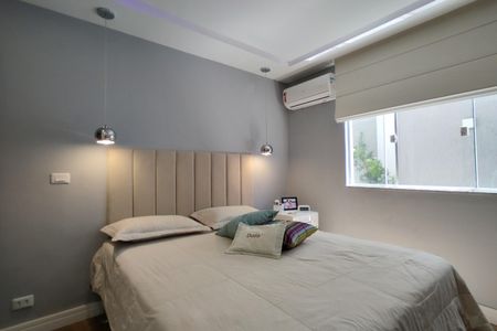 Casa de condomínio à venda com 480m², 4 quartos e 1 vaga Casa de condomínio à venda com 480m², 4 quartos e 1 vagaQuarto