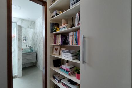 Casa de condomínio à venda com 480m², 4 quartos e 1 vaga Casa de condomínio à venda com 480m², 4 quartos e 1 vagaSuíte 2