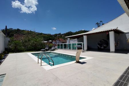 Casa de condomínio à venda com 480m², 4 quartos e 1 vaga Casa de condomínio à venda com 480m², 4 quartos e 1 vagaPiscina