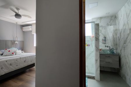 Casa de condomínio à venda com 480m², 4 quartos e 1 vaga Casa de condomínio à venda com 480m², 4 quartos e 1 vagaSuíte 2