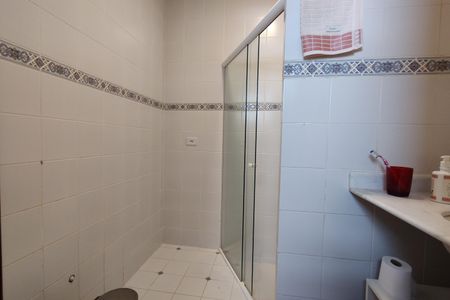 Casa de condomínio à venda com 480m², 4 quartos e 1 vaga Casa de condomínio à venda com 480m², 4 quartos e 1 vagaBanheiro da Suíte 3