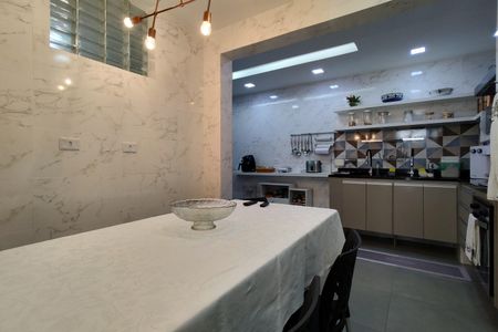 Casa de condomínio à venda com 480m², 4 quartos e 1 vaga Casa de condomínio à venda com 480m², 4 quartos e 1 vagaCozinha - Armários