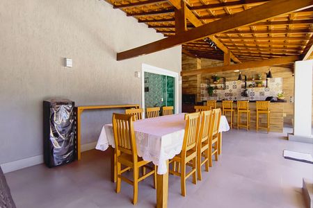 Casa de condomínio à venda com 480m², 4 quartos e 1 vaga Casa de condomínio à venda com 480m², 4 quartos e 1 vagaEspaço Gourmet