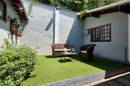 Casa de condomínio à venda com 480m², 4 quartos e 1 vaga Casa de condomínio à venda com 480m², 4 quartos e 1 vagaQuintal