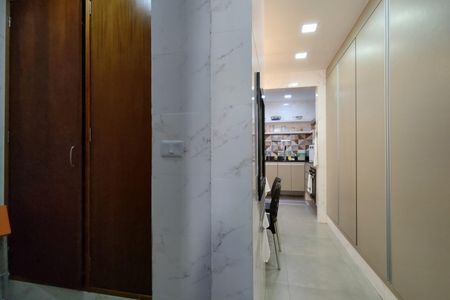 Casa de condomínio à venda com 480m², 4 quartos e 1 vaga Casa de condomínio à venda com 480m², 4 quartos e 1 vagaDespensa