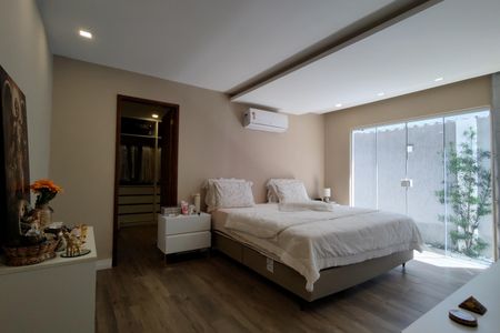 Casa de condomínio à venda com 480m², 4 quartos e 1 vaga Casa de condomínio à venda com 480m², 4 quartos e 1 vagaSuíte