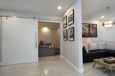 Casa de condomínio à venda com 480m², 4 quartos e 1 vaga Casa de condomínio à venda com 480m², 4 quartos e 1 vagaSala