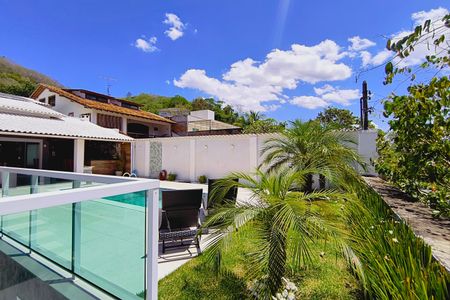 Casa de condomínio à venda com 480m², 4 quartos e 1 vaga Casa de condomínio à venda com 480m², 4 quartos e 1 vagaVaranda