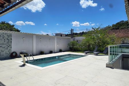 Casa de condomínio à venda com 480m², 4 quartos e 1 vaga Casa de condomínio à venda com 480m², 4 quartos e 1 vagaPiscina