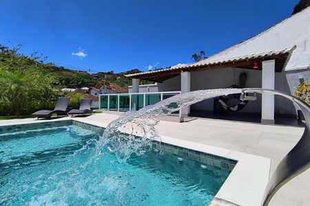 Casa de condomínio à venda com 480m², 4 quartos e 1 vaga Casa de condomínio à venda com 480m², 4 quartos e 1 vagaPiscina