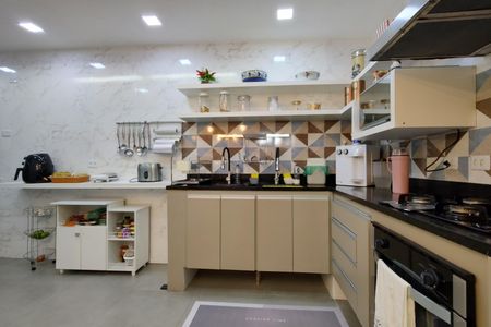 Casa de condomínio à venda com 480m², 4 quartos e 1 vaga Casa de condomínio à venda com 480m², 4 quartos e 1 vagaCozinha - Armários