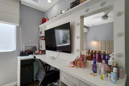 Casa de condomínio à venda com 480m², 4 quartos e 1 vaga Casa de condomínio à venda com 480m², 4 quartos e 1 vagaQuarto