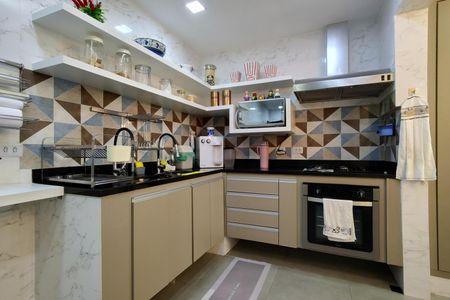 Casa de condomínio à venda com 480m², 4 quartos e 1 vaga Casa de condomínio à venda com 480m², 4 quartos e 1 vagaCozinha - Armários