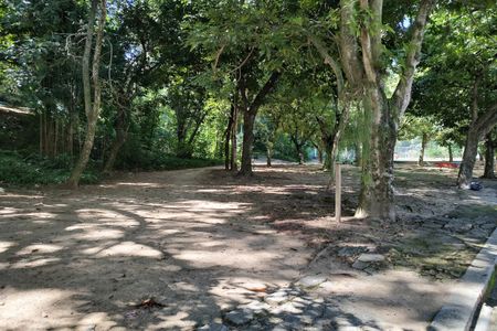 Casa de condomínio à venda com 480m², 4 quartos e 1 vaga Casa de condomínio à venda com 480m², 4 quartos e 1 vagaÁrea comum