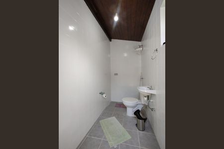 Casa de condomínio à venda com 480m², 4 quartos e 1 vagaBanheiro de Serviço