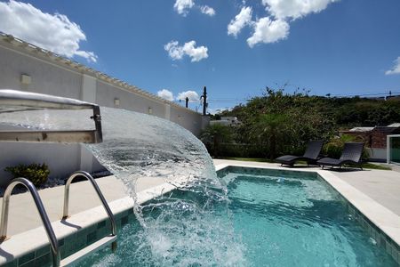 Casa de condomínio à venda com 480m², 4 quartos e 1 vaga Casa de condomínio à venda com 480m², 4 quartos e 1 vagaPiscina