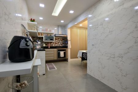 Casa de condomínio à venda com 480m², 4 quartos e 1 vaga Casa de condomínio à venda com 480m², 4 quartos e 1 vagaCozinha - Armários