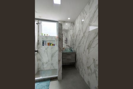 Casa de condomínio à venda com 480m², 4 quartos e 1 vagaBanheiro da Suíte 2