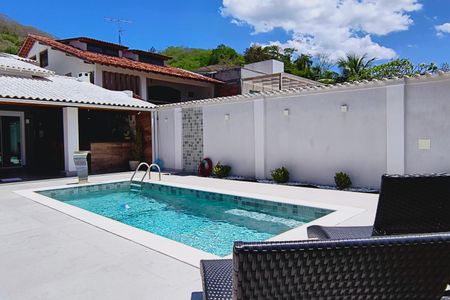 Casa de condomínio à venda com 480m², 4 quartos e 1 vaga Casa de condomínio à venda com 480m², 4 quartos e 1 vagaPiscina