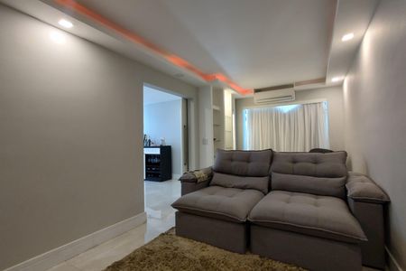 Casa de condomínio à venda com 480m², 4 quartos e 1 vaga Casa de condomínio à venda com 480m², 4 quartos e 1 vagaSala de TV