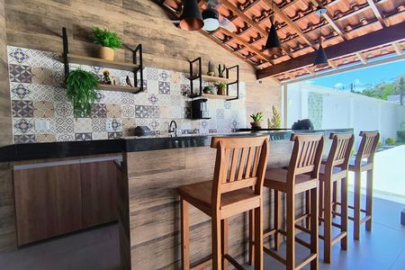 Casa de condomínio à venda com 480m², 4 quartos e 1 vaga Casa de condomínio à venda com 480m², 4 quartos e 1 vagaEspaço Gourmet