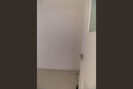 Apartamento à venda com 214m², 4 quartos e 2 vagas Apartamento à venda com 214m², 4 quartos e 2 vagasQuarto de Serviço