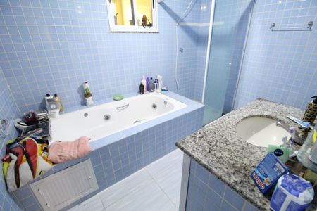 Casa de condomínio para alugar com 260m², 2 quartos e 2 vagasBanheiro da suíte 1