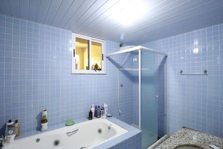 Casa de condomínio para alugar com 260m², 2 quartos e 2 vagasBanheiro da suíte 1