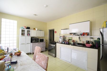 Casa de condomínio para alugar com 260m², 2 quartos e 2 vagasCozinha