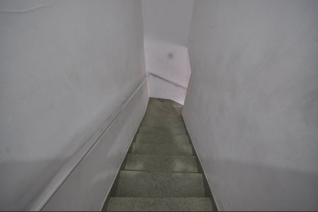 Casa à venda com 105m², 2 quartos e 1 vagaEscada