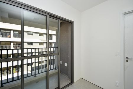 Studio à venda com 27m², 1 quarto e sem vaga Studio à venda com 27m², 1 quarto e sem vagaSala